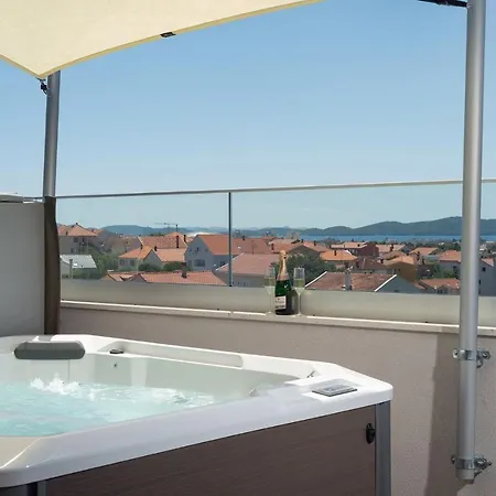 Apartment Luxury Penthouse Nubu *