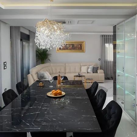 Villa Luxury Penthouse Nubu